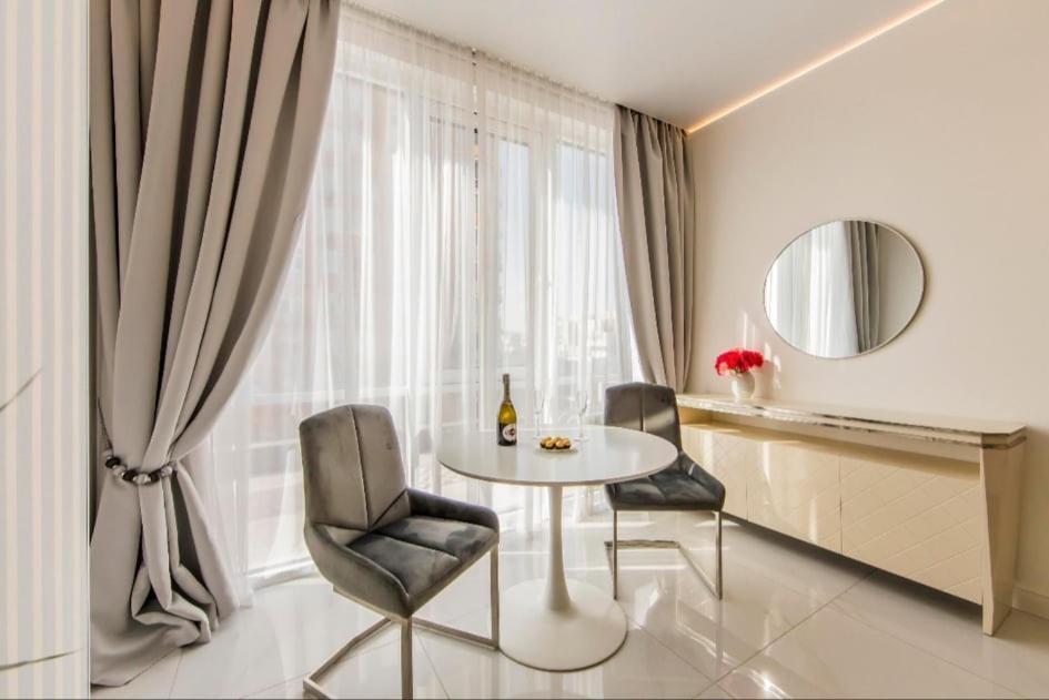 1 Room 50M2 Center Of Obolon Near River Side. Smart Plaza Kyiv Exterior photo